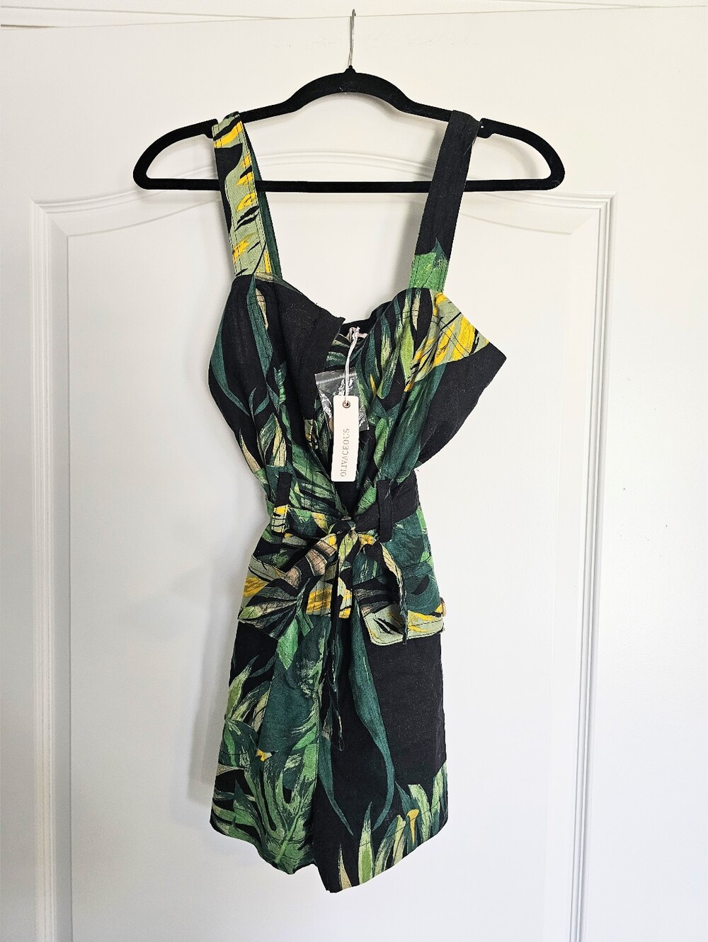 VICI Olivaceous Costa Tropical Print Romper NWT Small Black Green Leaf Print